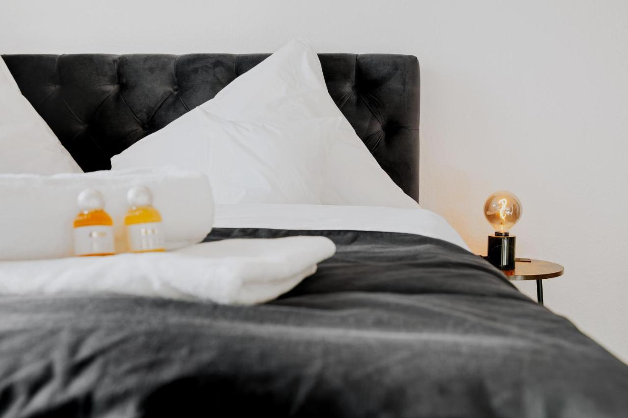 Blissplace 3 Zi Premium Apartment Nahe Getec Arena Mit Kingsize Betten Und Balkon Magdeburgo Exterior foto